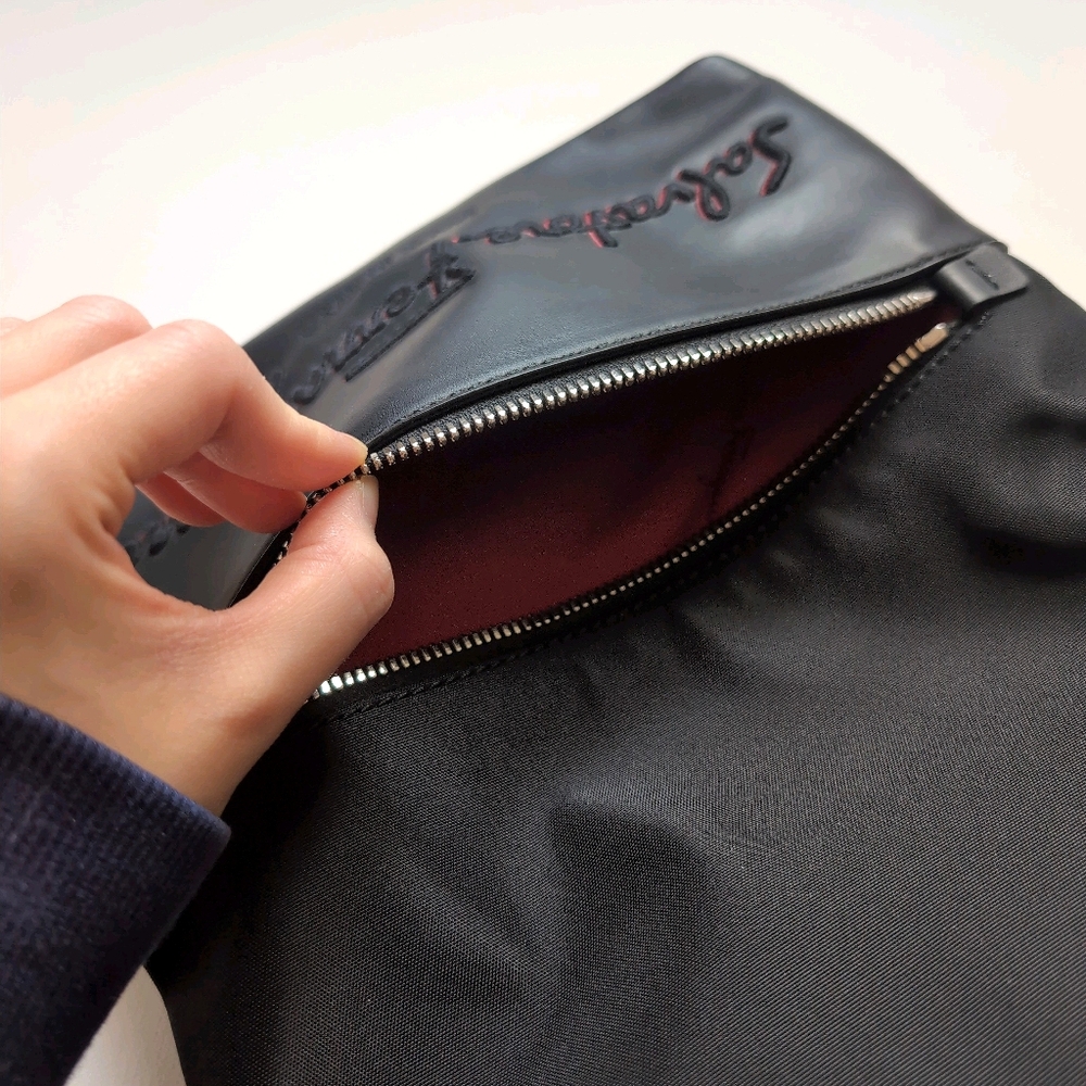 🚫SOLD🚫 Salvatore Ferragamo Black Leather Crossbody Bag with Logo Embroidery - Picture 5 of 8